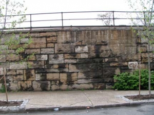 74-parkave-wall_