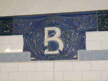 02-b-plaque