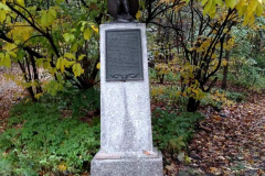 Dongan-Oak-Monument