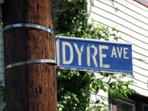 dyre.sign2