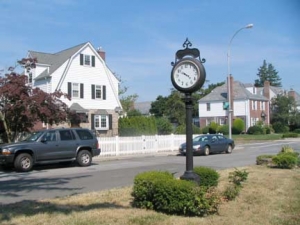 08-bayside-hills_-clock_