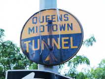 25-tunnel-sign_