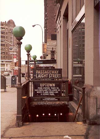 Subway-station-at-Canal-St