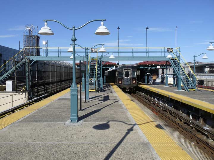 SUBWAY PLATFORM LAMPS - Forgotten New York